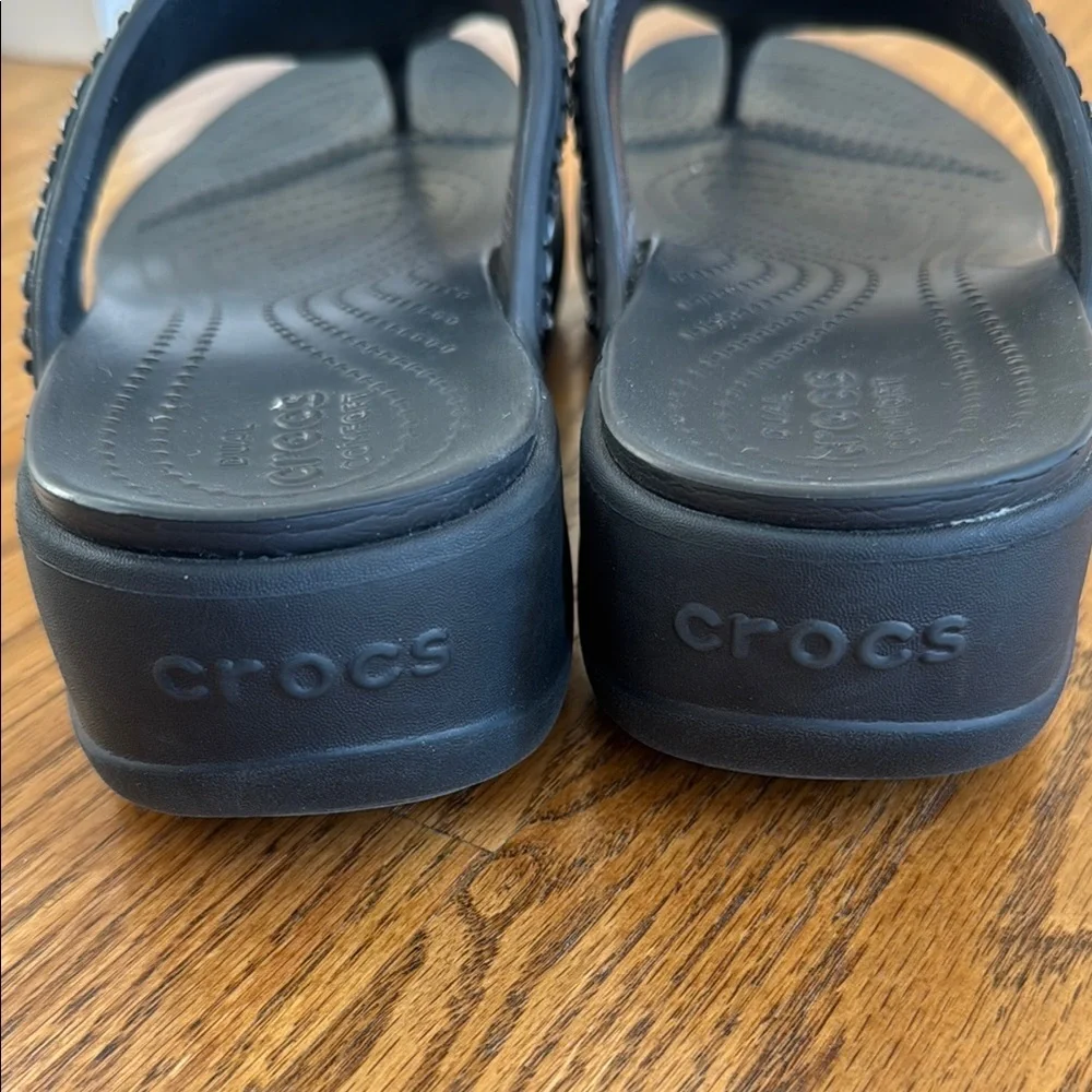 Crocs Women's Black Sandals with beaded Embellishments - Picture 4 of 4